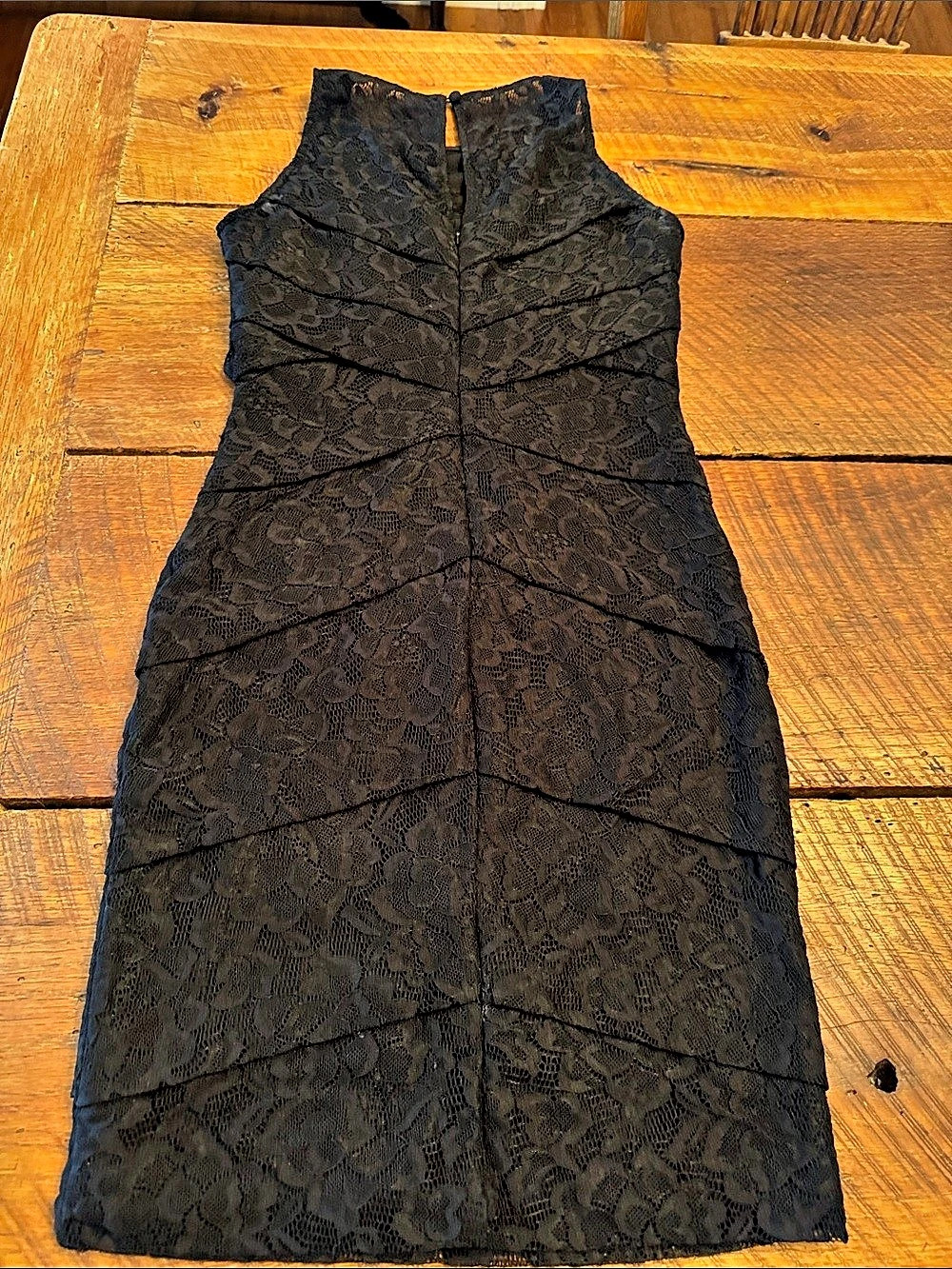 White House Black Market Black Lace Floral Mini Dress Size 0P Like New